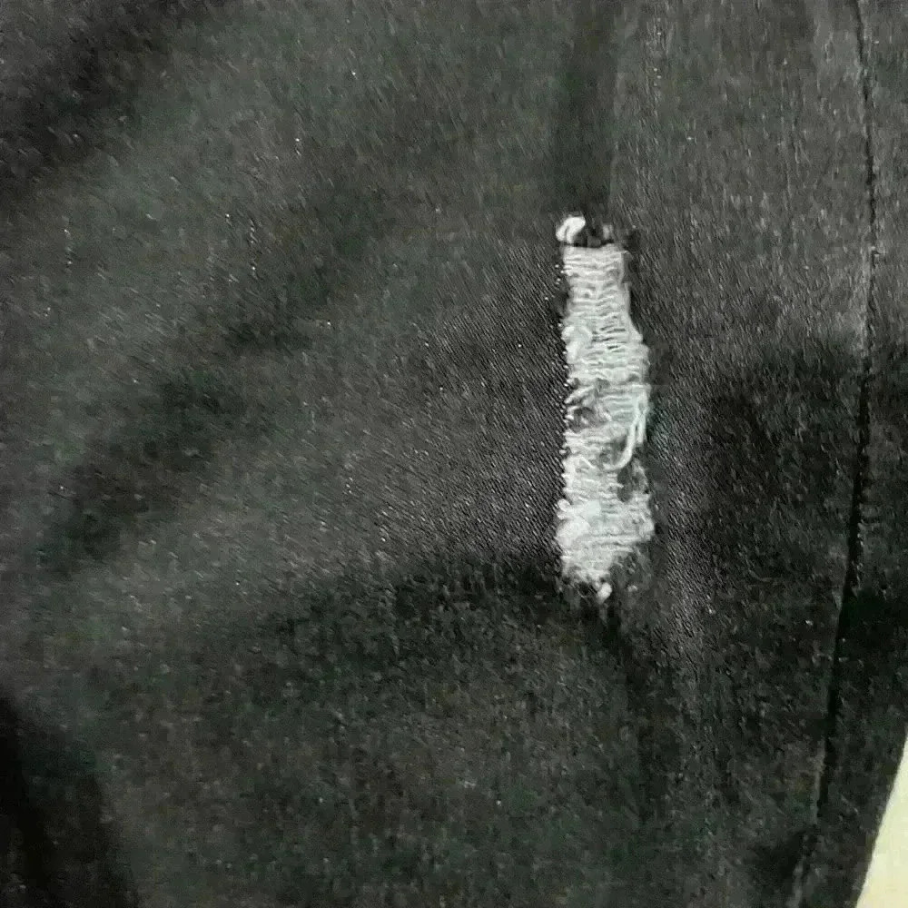 Spanx Distressed Skinny Jeans In Vintage Black Size small - Picture 2 of 5